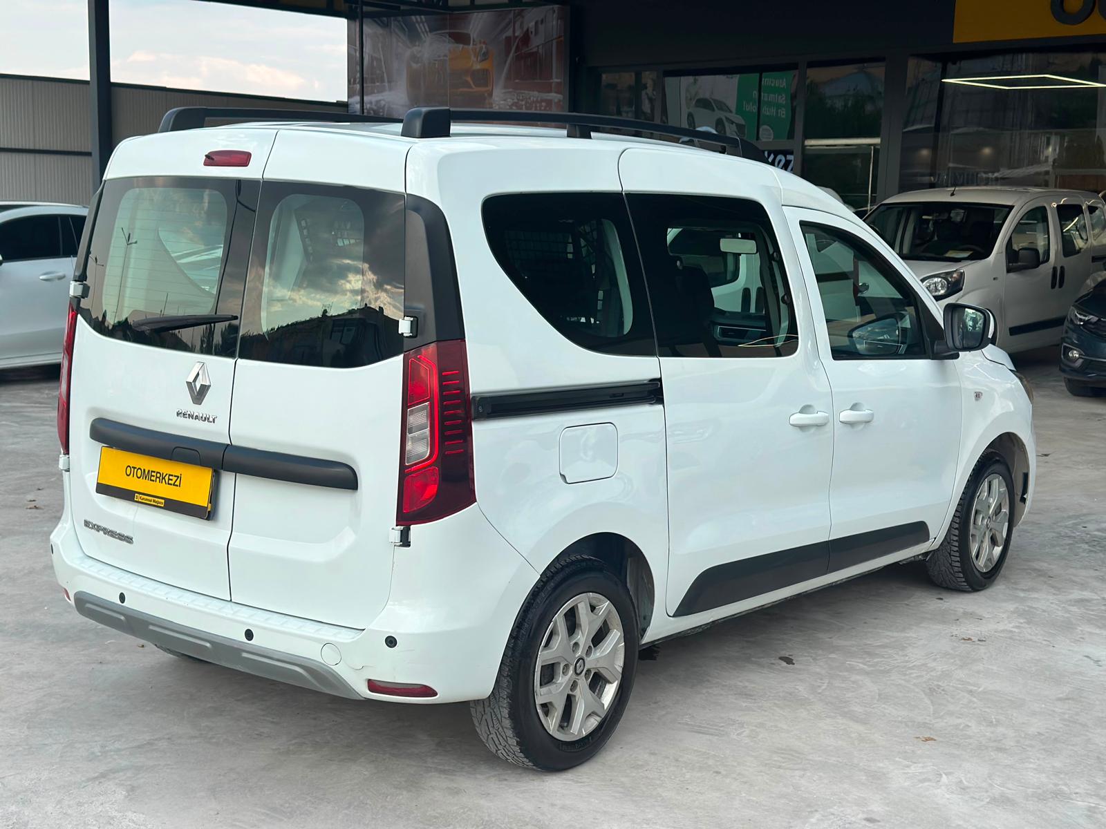 RENAULT EXPRESS 5